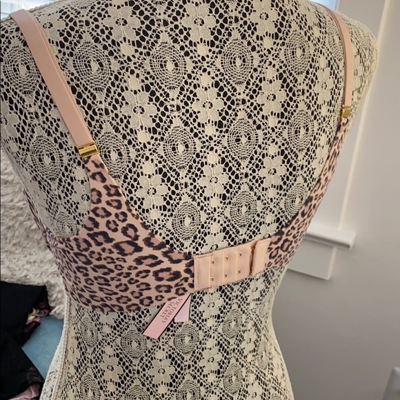 Bras - Picture 4 of 5